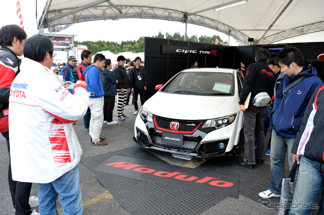 オートポリスで展示されたモデューロ仕様のシビックタイプR