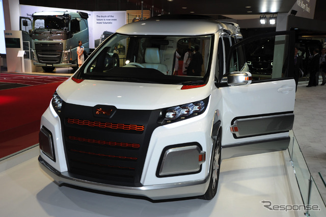 トヨタ車体 ノア アクティブ クロス(東京モーターショー15)