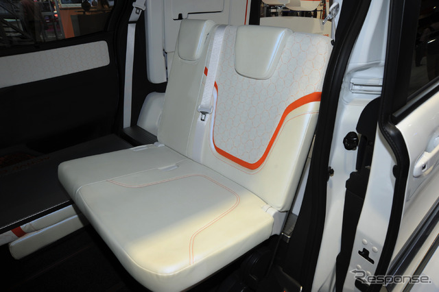 トヨタ車体 ノア アクティブ クロス(東京モーターショー15)