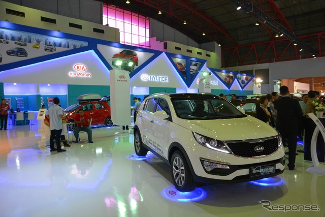 インドネシア国際モーターショー（IIMS）2015