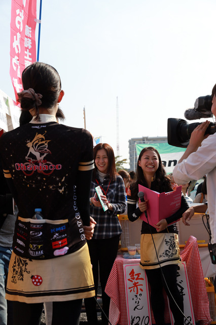 初心者レギュラーに片山右京がアドバイスも、大盛況のさいたまクリテリウム(画像=佐治豊)