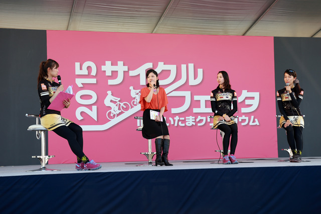 初心者レギュラーに片山右京がアドバイスも、大盛況のさいたまクリテリウム(画像=佐治豊)