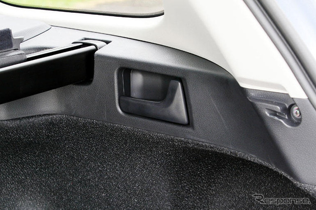 【トヨタ カローラ 新型発表】ワンタッチ格納リヤシートは便利!