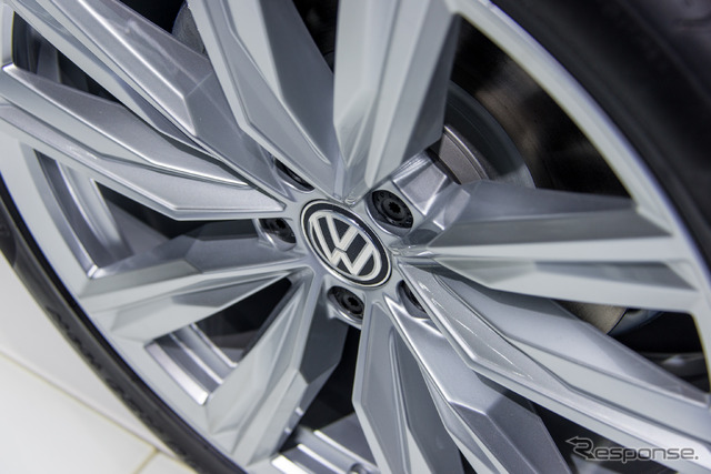 VW ティグアンGTE(東京モーターショー15)