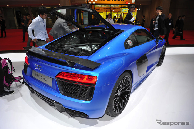 アウディ R8 V10プラス(東京モーターショー15)