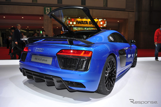 アウディ R8 V10プラス(東京モーターショー15)