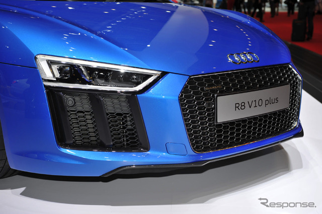 アウディ R8 V10プラス(東京モーターショー15)