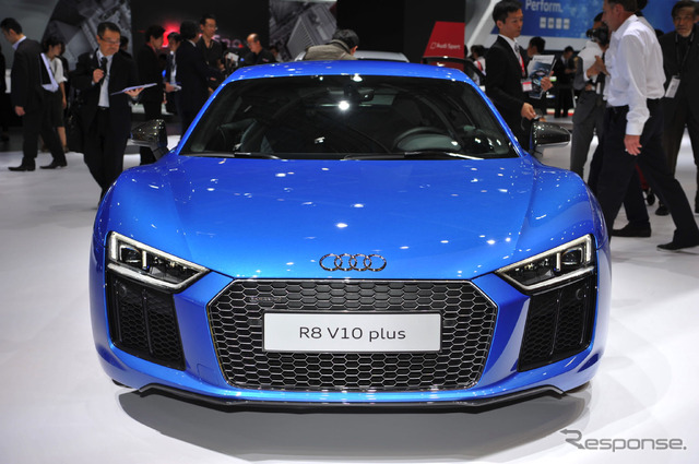 アウディ R8 V10プラス(東京モーターショー15)