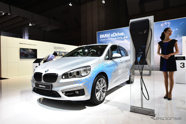 BMW 225xe(東京モーターショー15)