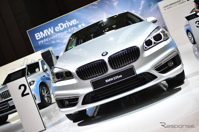 BMW 225xe(東京モーターショー15)