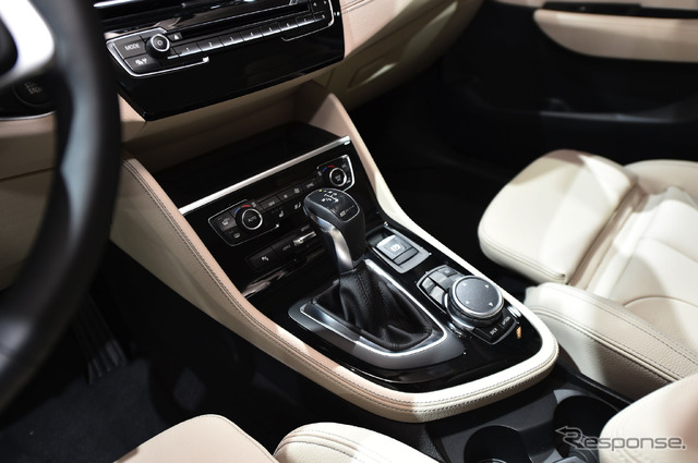 BMW 225xe(東京モーターショー15)