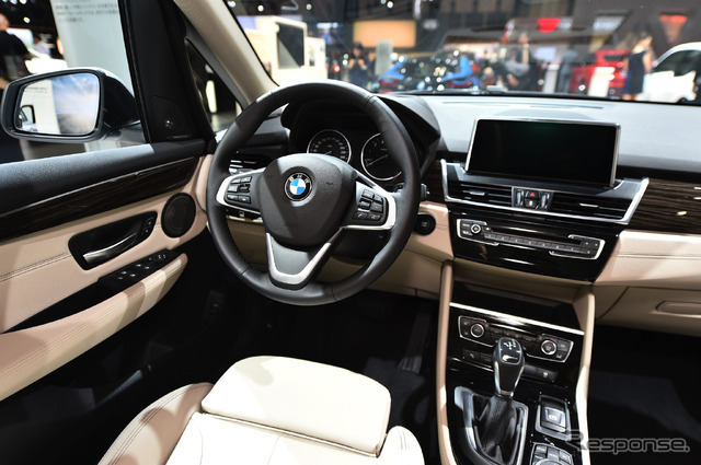 BMW 225xe(東京モーターショー15)