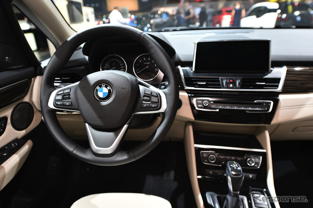 BMW 225xe(東京モーターショー15)