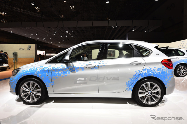 BMW 225xe(東京モーターショー15)
