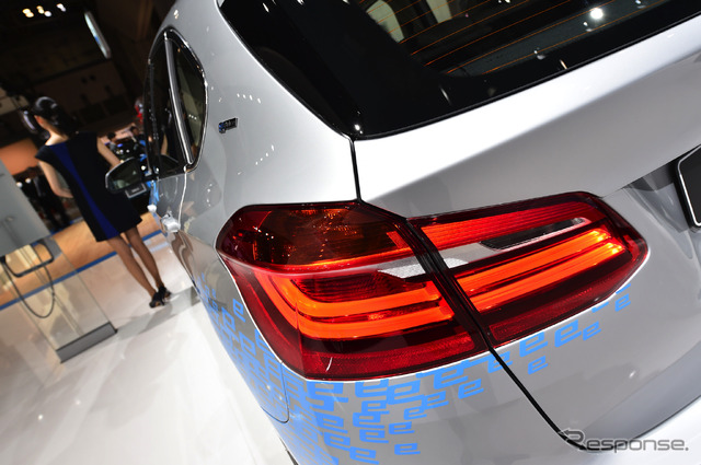 BMW 225xe(東京モーターショー15)