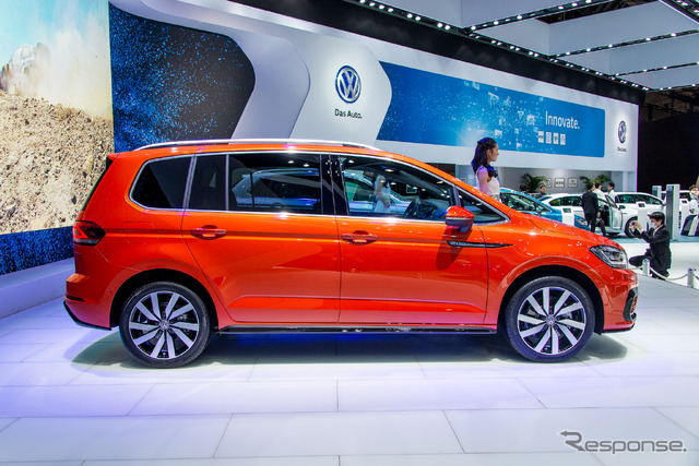 VW ゴルフ トゥーラン(東京モーターショー15)