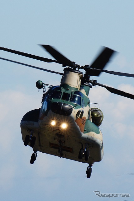 輸送任務を行う入間基地のヘリコプター部隊が運用しているCH-47チヌーク。