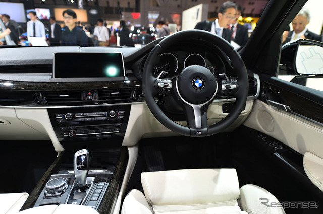BMW X5 xDrive40e（東京モーターショー15）
