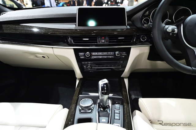 BMW X5 xDrive40e(東京モーターショー15)