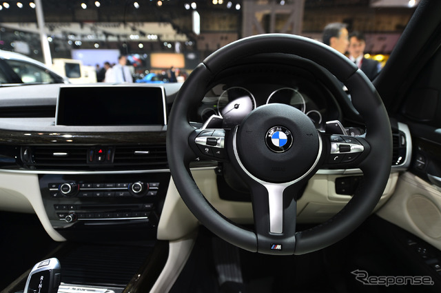 BMW X5 xDrive40e(東京モーターショー15)