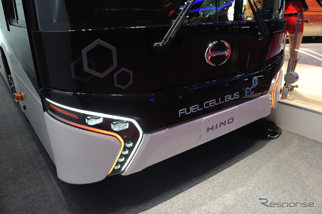 日野 燃料電池バス(東京モーターショー15)