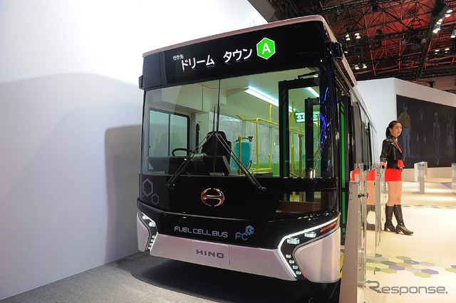 日野 燃料電池バス(東京モーターショー15)