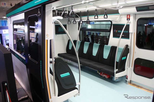 2020系の車内。