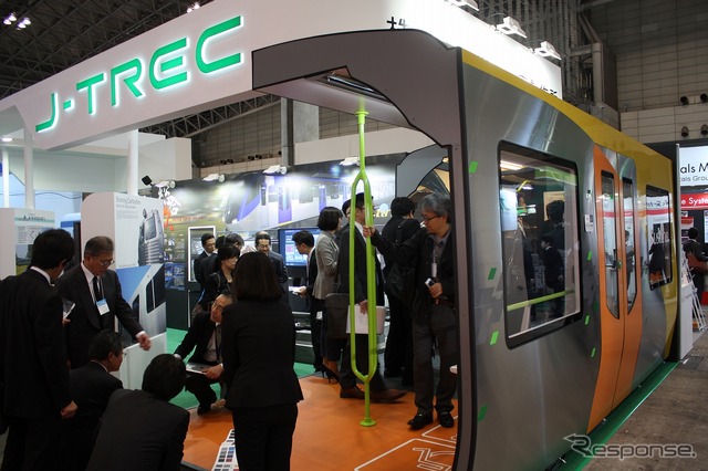 JR東日本グループのJ-TRECは同社のステンレス車両「sustina」のモックアップを展示した。