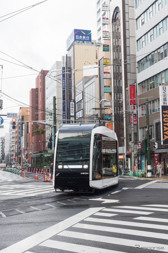 記念すべき最初に新線に入る瞬間。