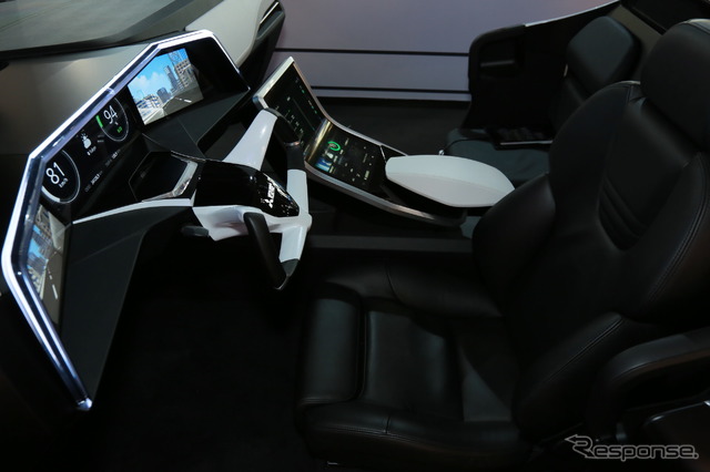 三菱電機 EMIRAI3 xDAS(東京モーターショー15)