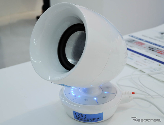大和ハウス工業『Comuoon』は難聴者の聴こえを補助する「会話支援機器」。補聴器とは逆に「話をする側の声」を難聴者でも聞き取りやすくする