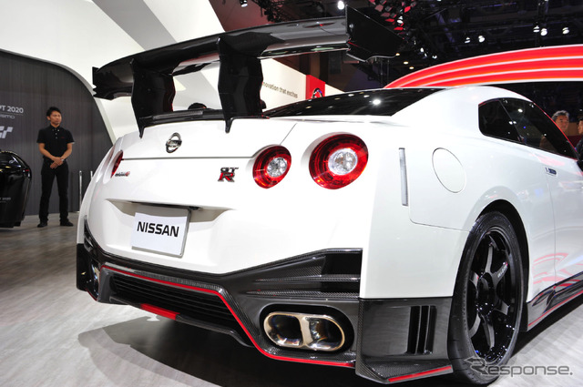 日産 GT-R NISMO(東京モーターショー15)