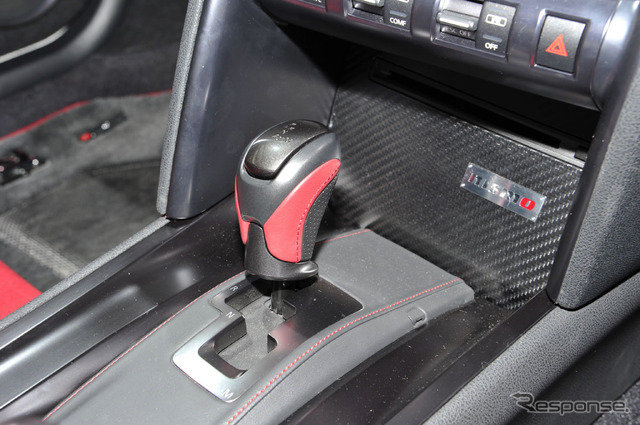 日産 GT-R NISMO(東京モーターショー15)