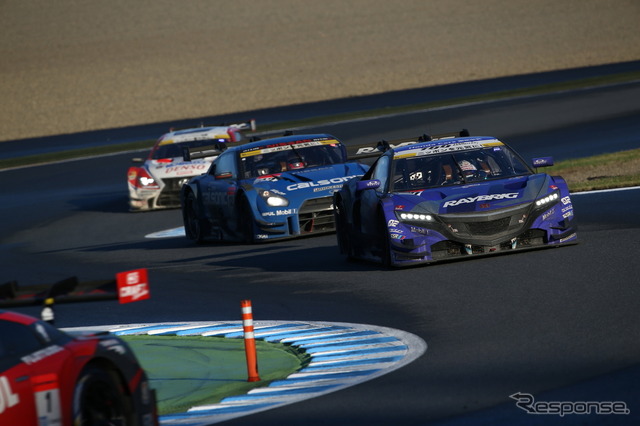 GT500決勝3位の#100 NSX。