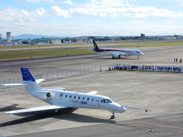 着陸後の「飛翔」とMRJ