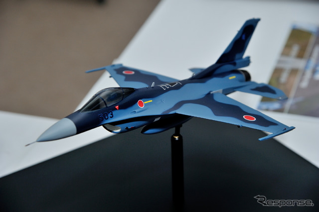 F2戦闘機の模型