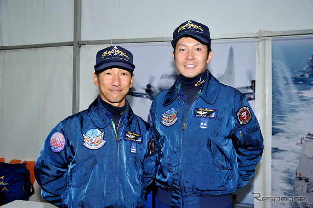 春山3佐(左)と上原2尉(右)