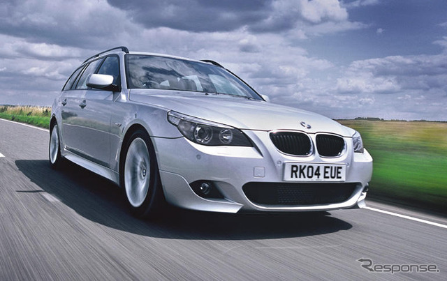 BMW5シリーズの旗艦モデル、550i にツーリングを発売