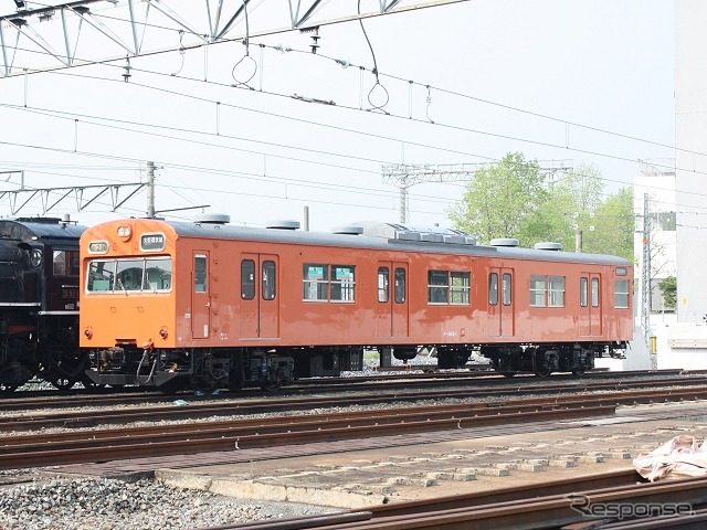 蒸気機関車の他にも電車や客車などが展示される。写真は103系電車の先頭車（クハ103-1）。