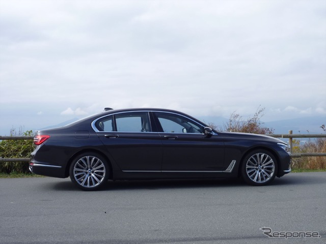 BMW 740i