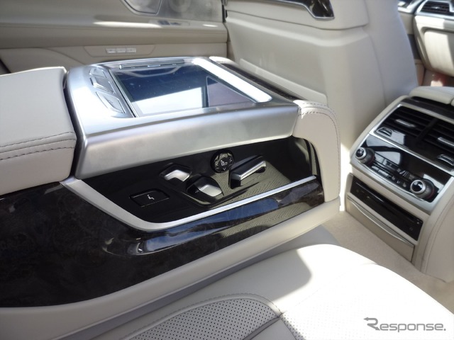 BMW 740i