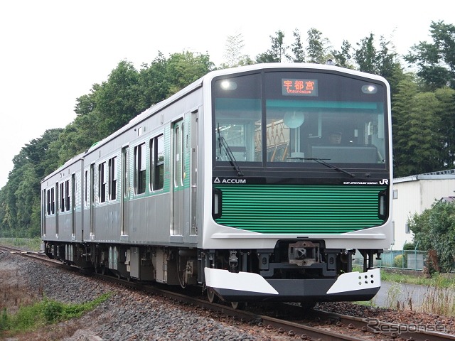 烏山線のEV-E301系「ACCUM」。EV-E301系は直流方式だが、EV-E801系は交流方式を採用する。