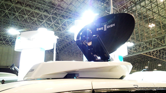 日産『エルグランド』ベースのVSAT（Very Small Aperture Terminal）衛星通信システム搭載中継車