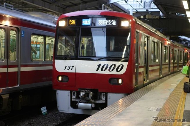 友好協定の調印式は12月に行われる予定。写真は京急電鉄の車両。
