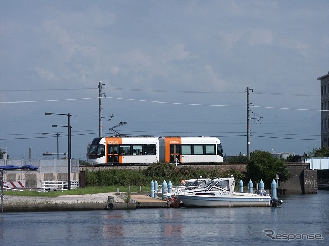 富山ライトレールの電車は富山市に譲渡される予定。同時に1編成が増備される。