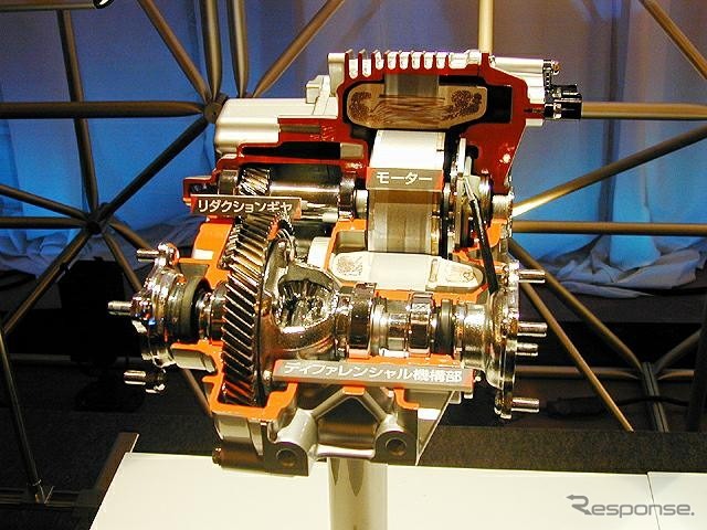 【『エスティマ・ハイブリッド』登場!】プロペラシャフトのない4WDとは?