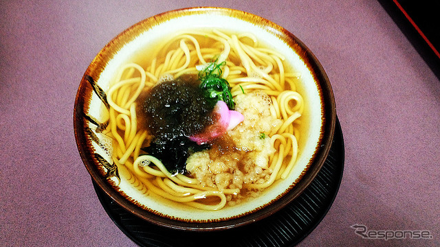 佐世保「水月」の「さばふぐの唐揚げ」(600円)はビールとの相性もよく