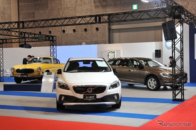 ボルボ V40 クロスカントリー(大阪モーターショー15)