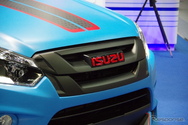 いすゞ D-MAX セーフティカー 1.9Ddi ブルー・パワー(タイ国際モーターエキスポ15)