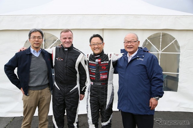 （左から）佐藤俊男TMG社長、トミ・マキネンチーム代表、豊田章男チーム総代表、嵯峨宏英チーム副代表